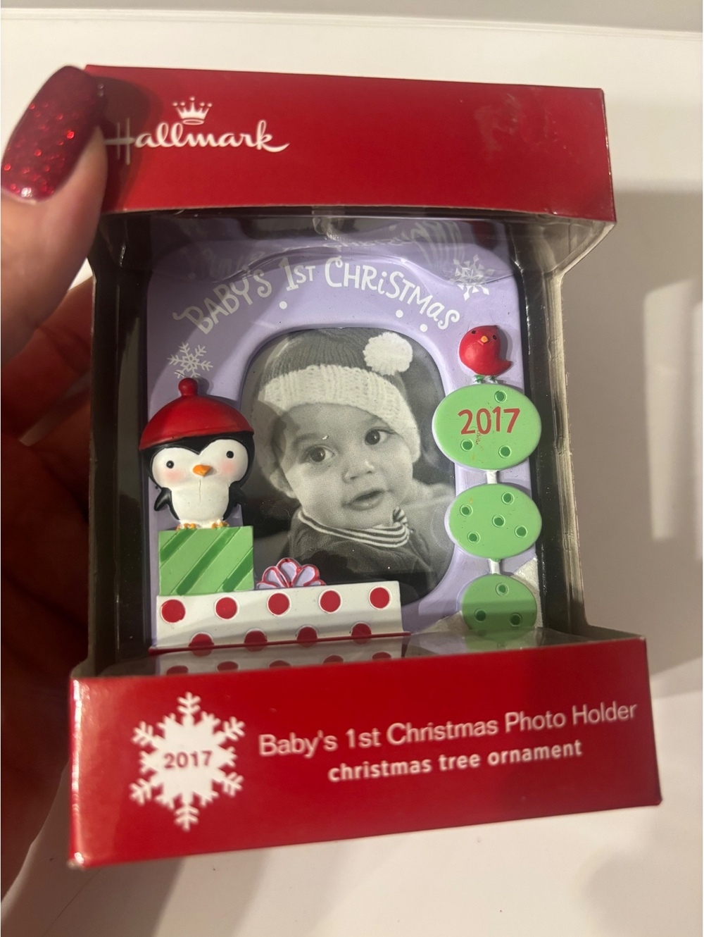 Hallmark 2017 Baby’s 1st Christmas Photo Holder Ornament Penguin NIB
